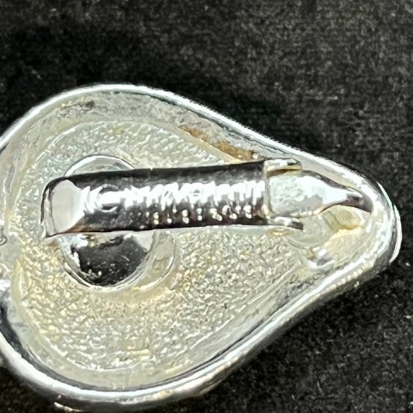 VTG Sarah Coventry Silver Tone Strawberry Clip On Earrings & Brooch Set (3552) - Picture 4 of 7